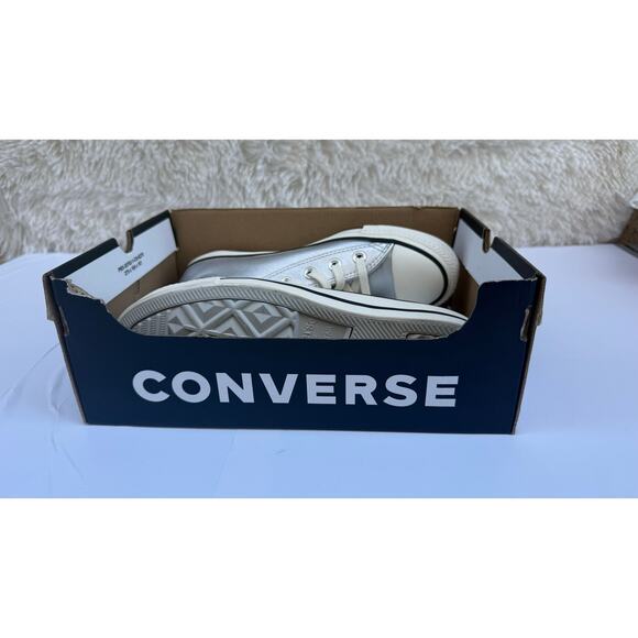 Converse Women's Silver Metallic Chuck Taylor All Star Low Leather Size 7 - Picture 12 of 13